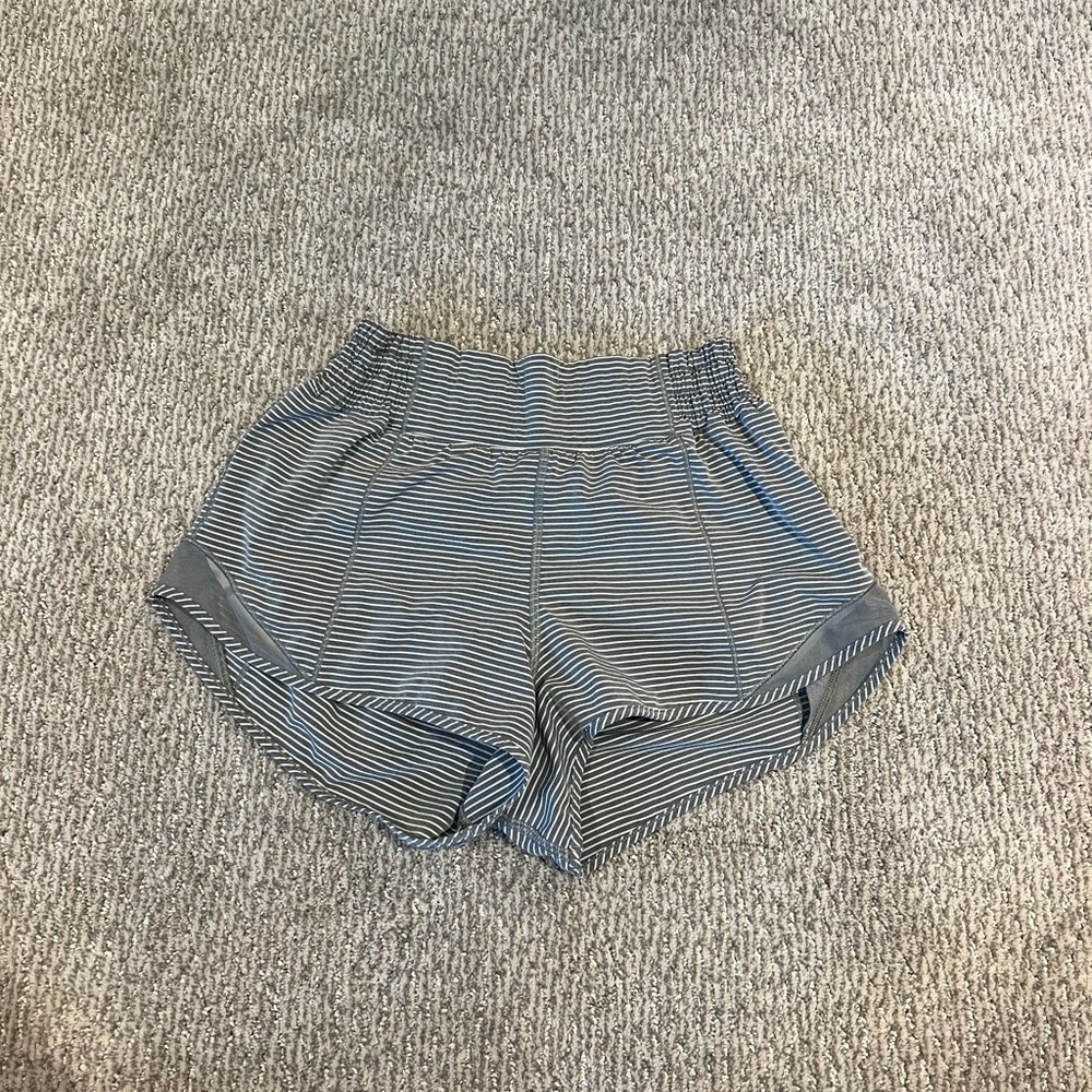 lululemon Hotty Hot 2.5” High Rise Short